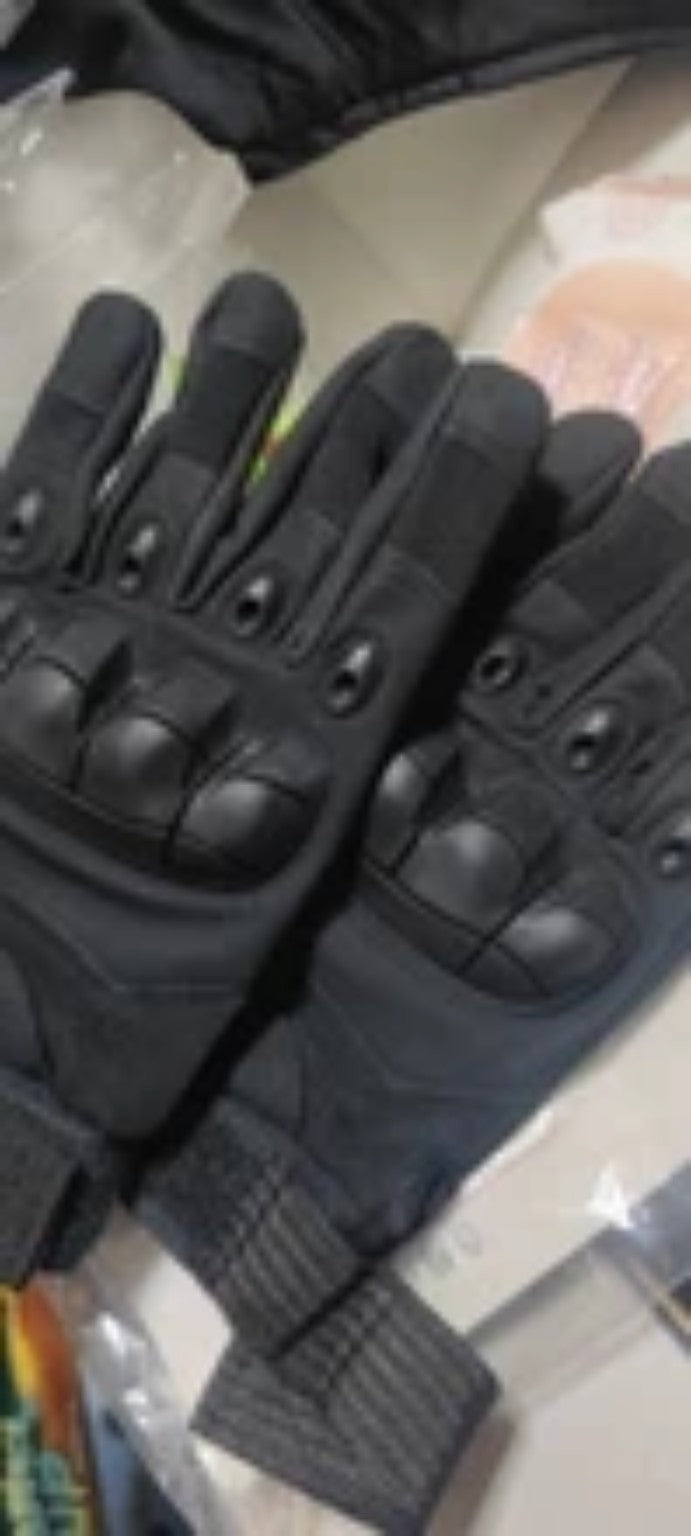 RivoMoto motorcycle gloves with reinforced knuckle protection – real product photo