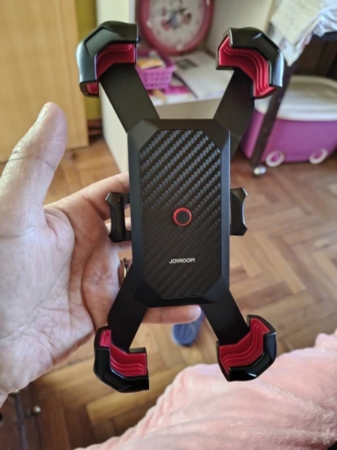 Joyroom motorcycle phone mount close-up – real customer photo