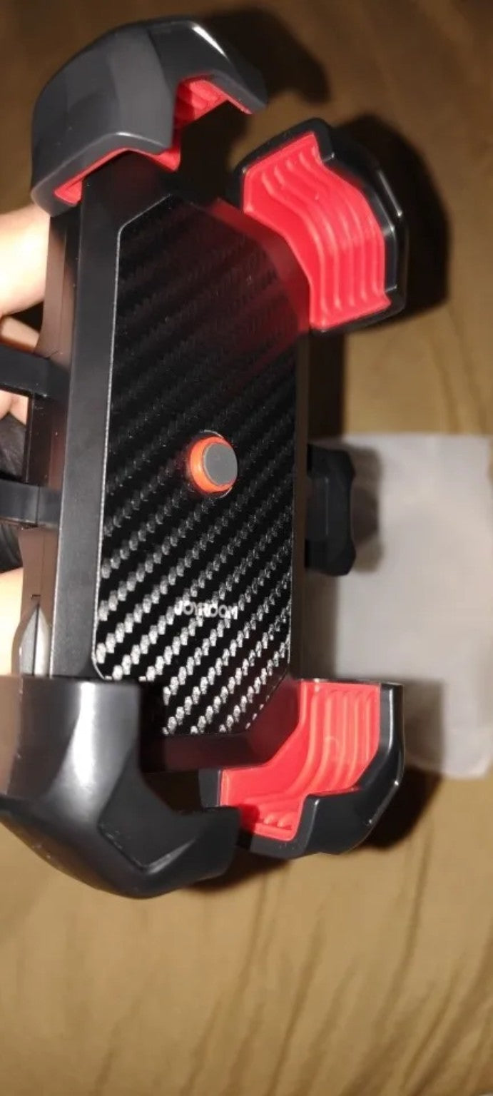 Original customer photo of JOYROOM motorcycle phone mount 2