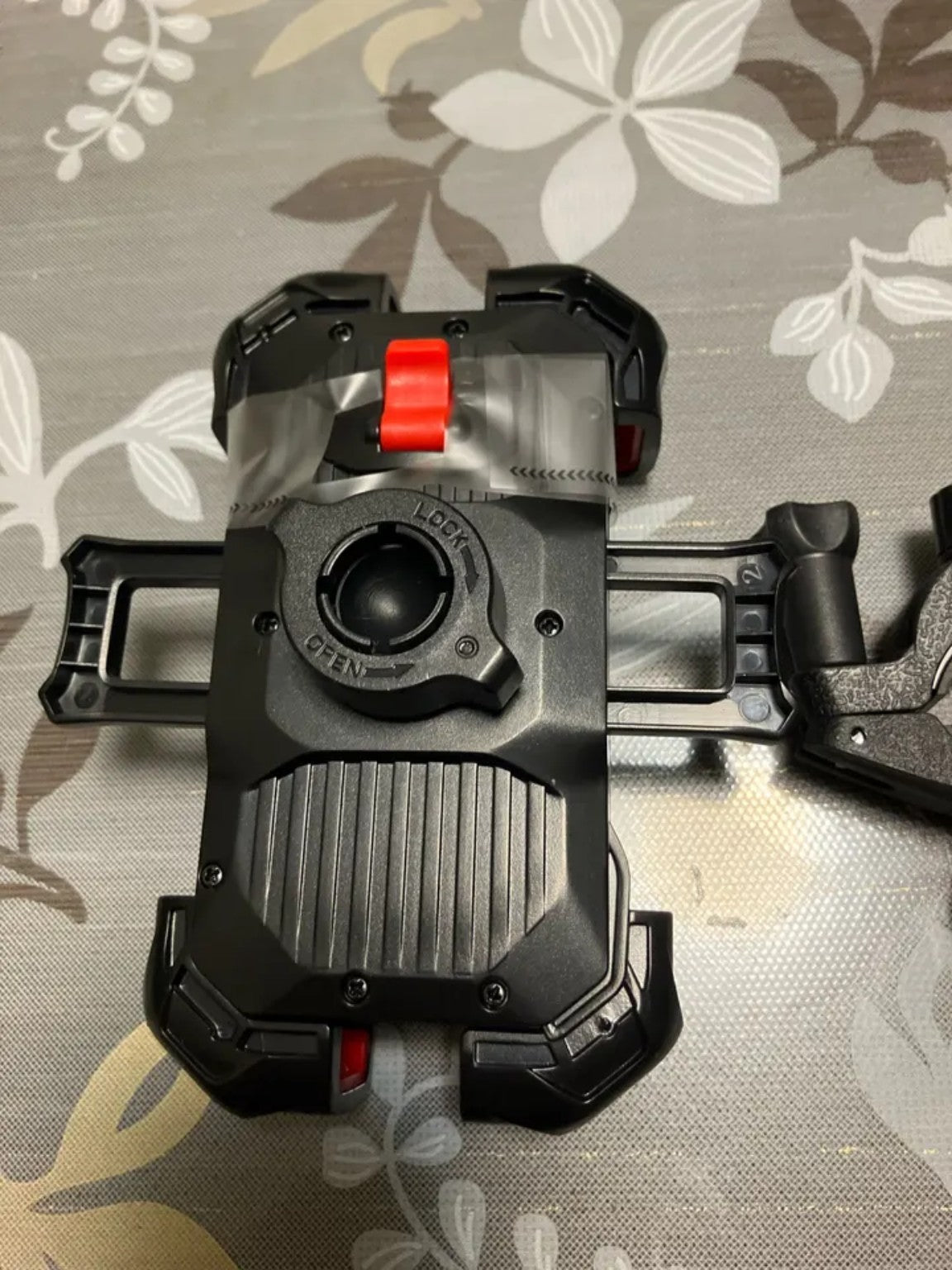 Original customer photo of JOYROOM motorcycle phone mount 8